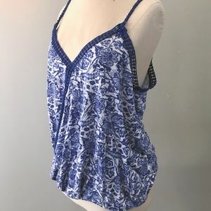 Lucky Brand Blue Floral Top Size Medium